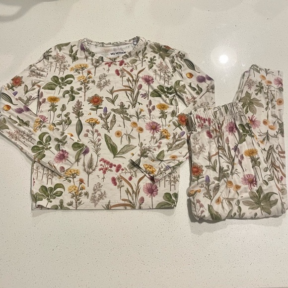 Bunny Knots Other - Bunny Knots Velveteen Floral Bamboo Lounge Set